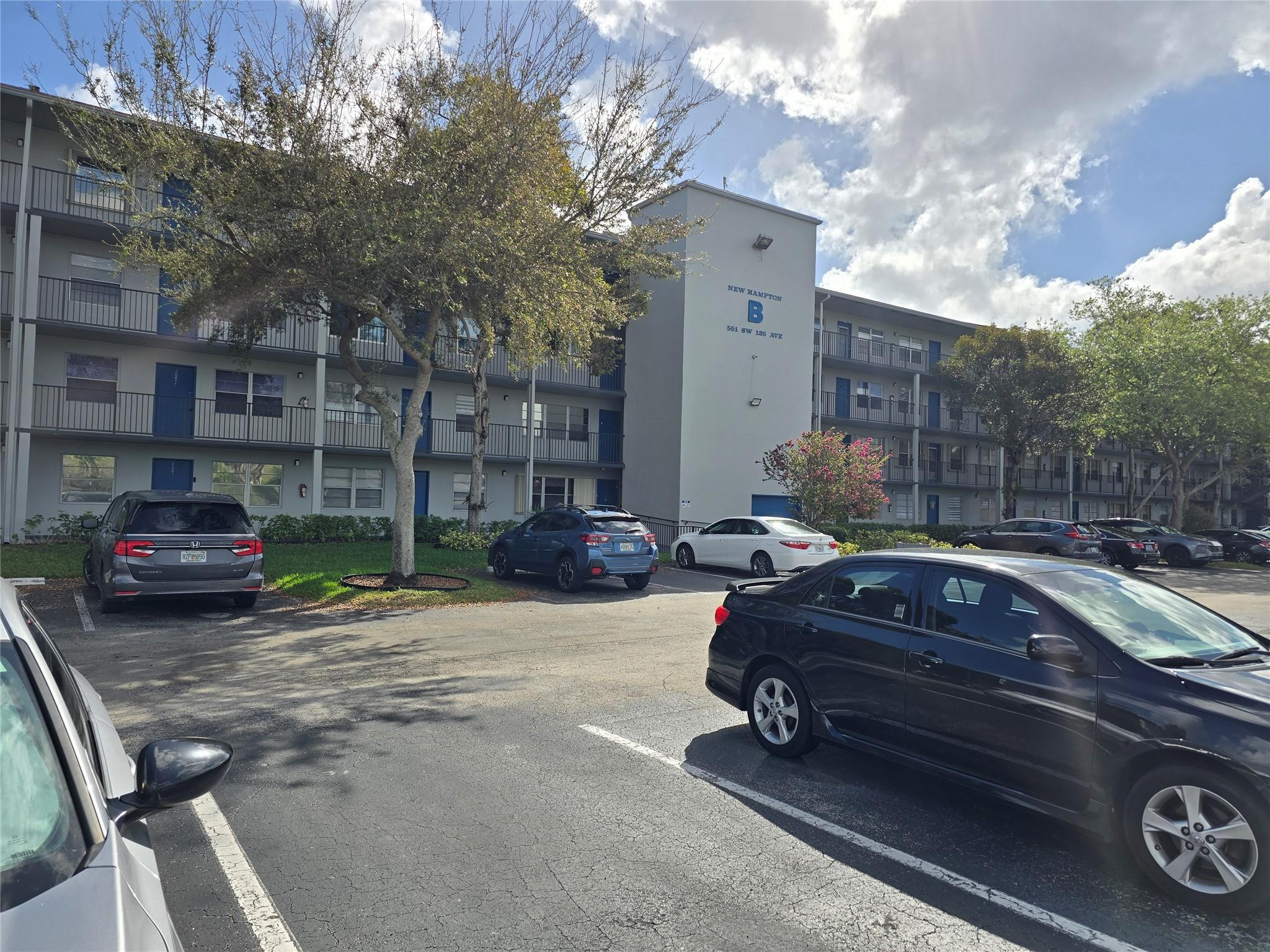 Foto de propiedad en 551 SW 135 Avenue 216b, Pembroke Pines, FL 33027 Pembroke Pines con MLS# 