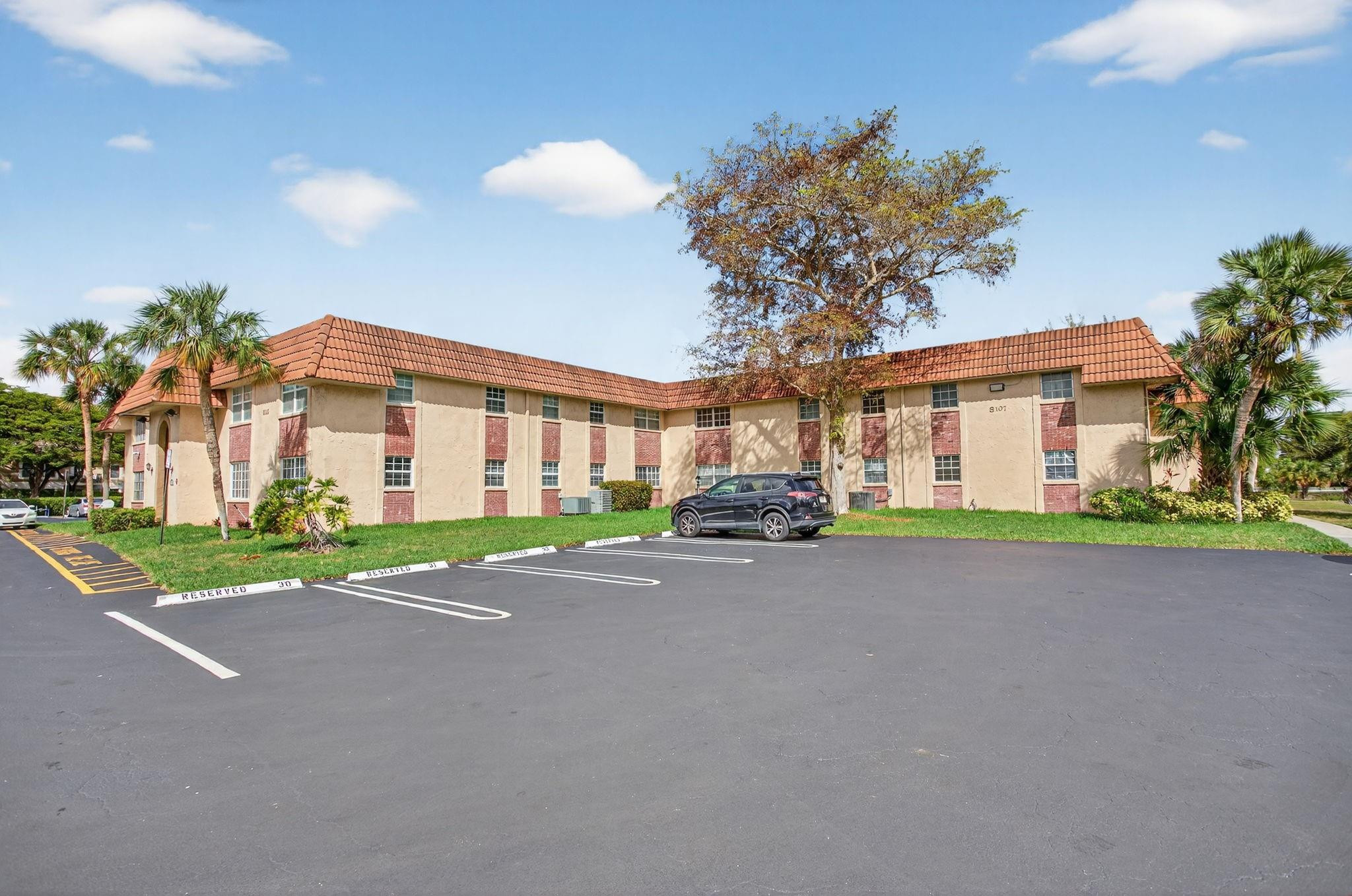 Foto de propiedad en 8105 NW 27th Street 3, Coral Springs, FL 33065 Coral Springs con MLS# 