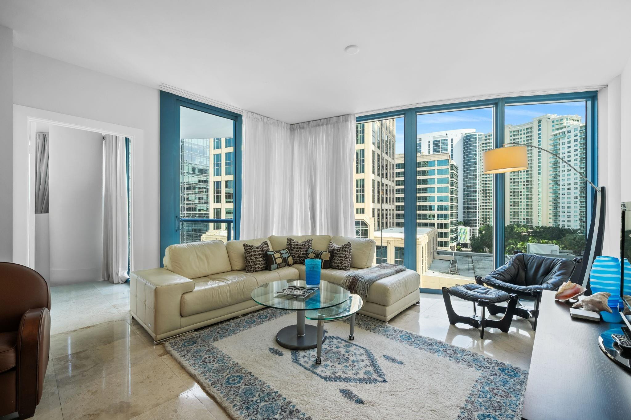 Foto de propiedad en 333 Las Olas Way 1508, Fort Lauderdale, FL 33301 Fort Lauderdale con MLS# 