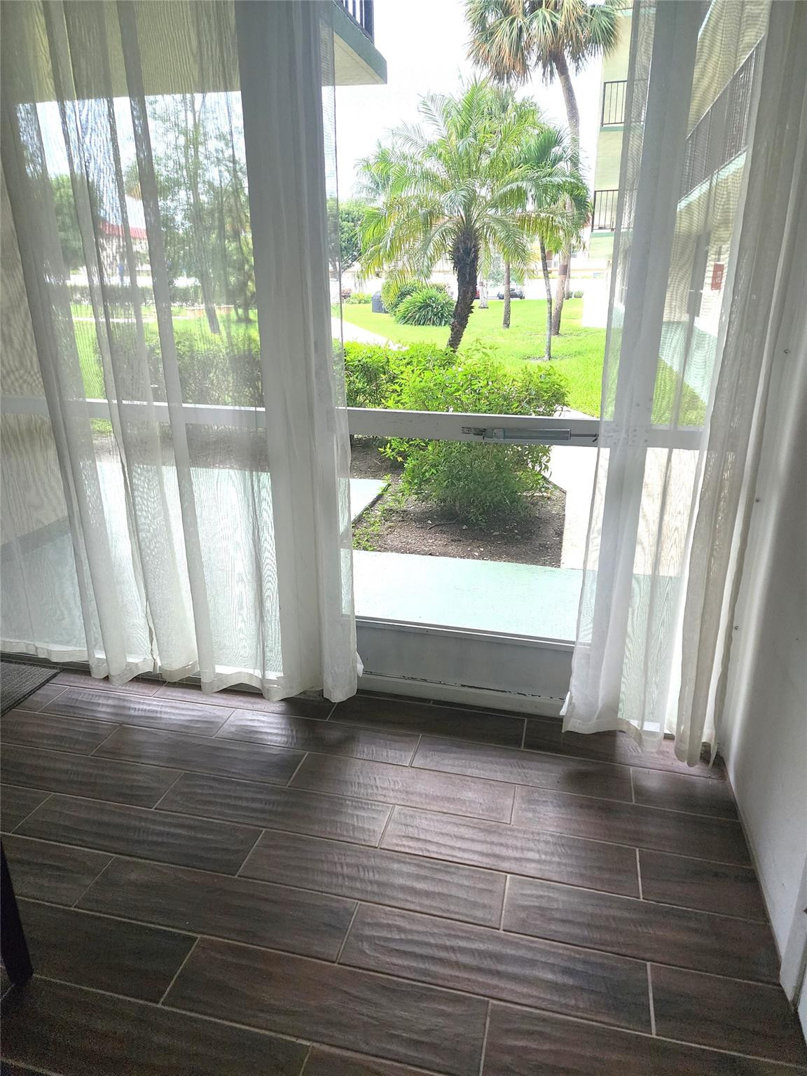Foto de propiedad en 804 SE 7th Street 101, Deerfield Beach, FL 33441 Deerfield Beach con MLS# 