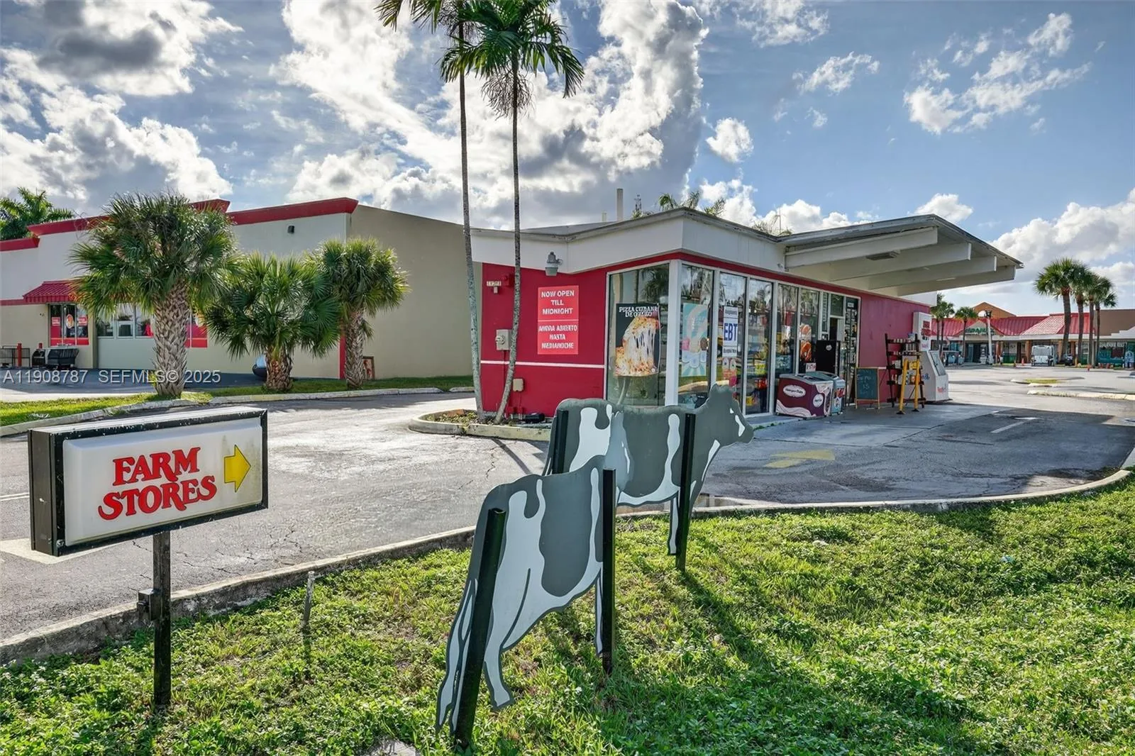 Foto de propiedad en Farm Store Franchise Farm Store Franchise For Sale In Hialeah Gardens, Hialeah Gardens, FL 33018 Hialeah Gardens con MLS# 