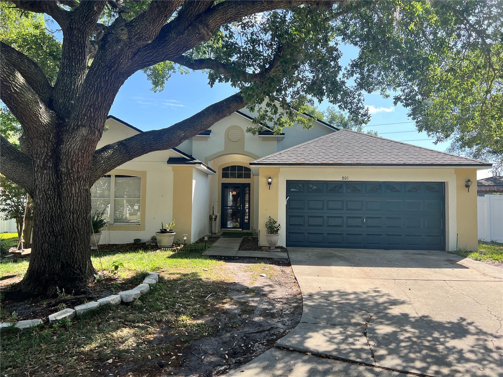 Foto de propiedad en 801 KAMCHATKA CT APOPKA con MLS# G5111784