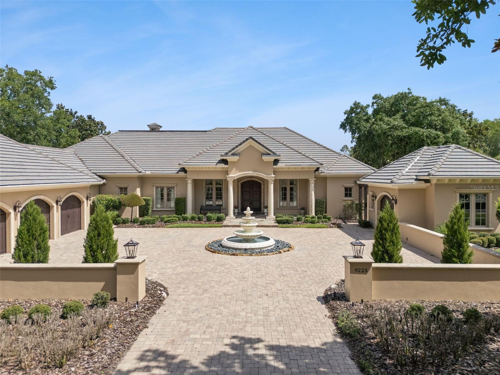 Foto de propiedad en 9225 BEVINGTON LN ORLANDO con MLS# G5112045