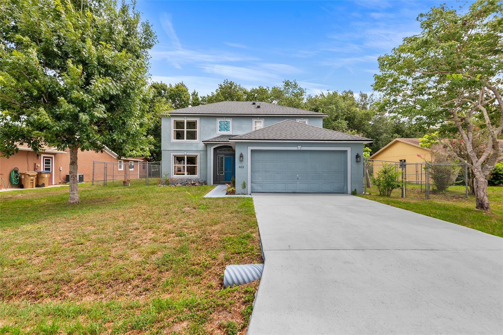 Foto de propiedad en 803 MOUNTBATTEN LN KISSIMMEE con MLS# G5113568