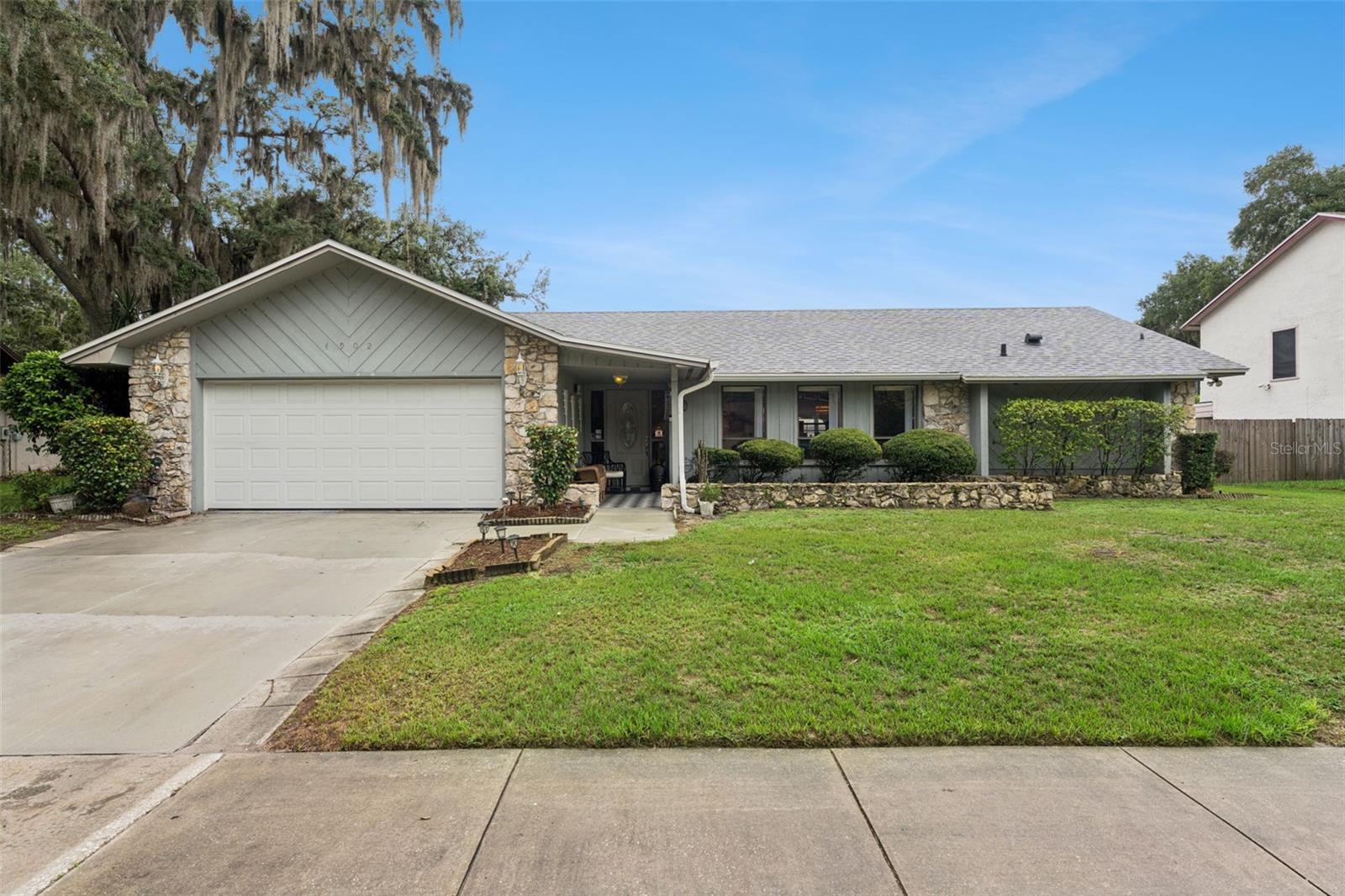 Foto de propiedad en 4902 BRIAR OAKS CIR ORLANDO con MLS# G5114037