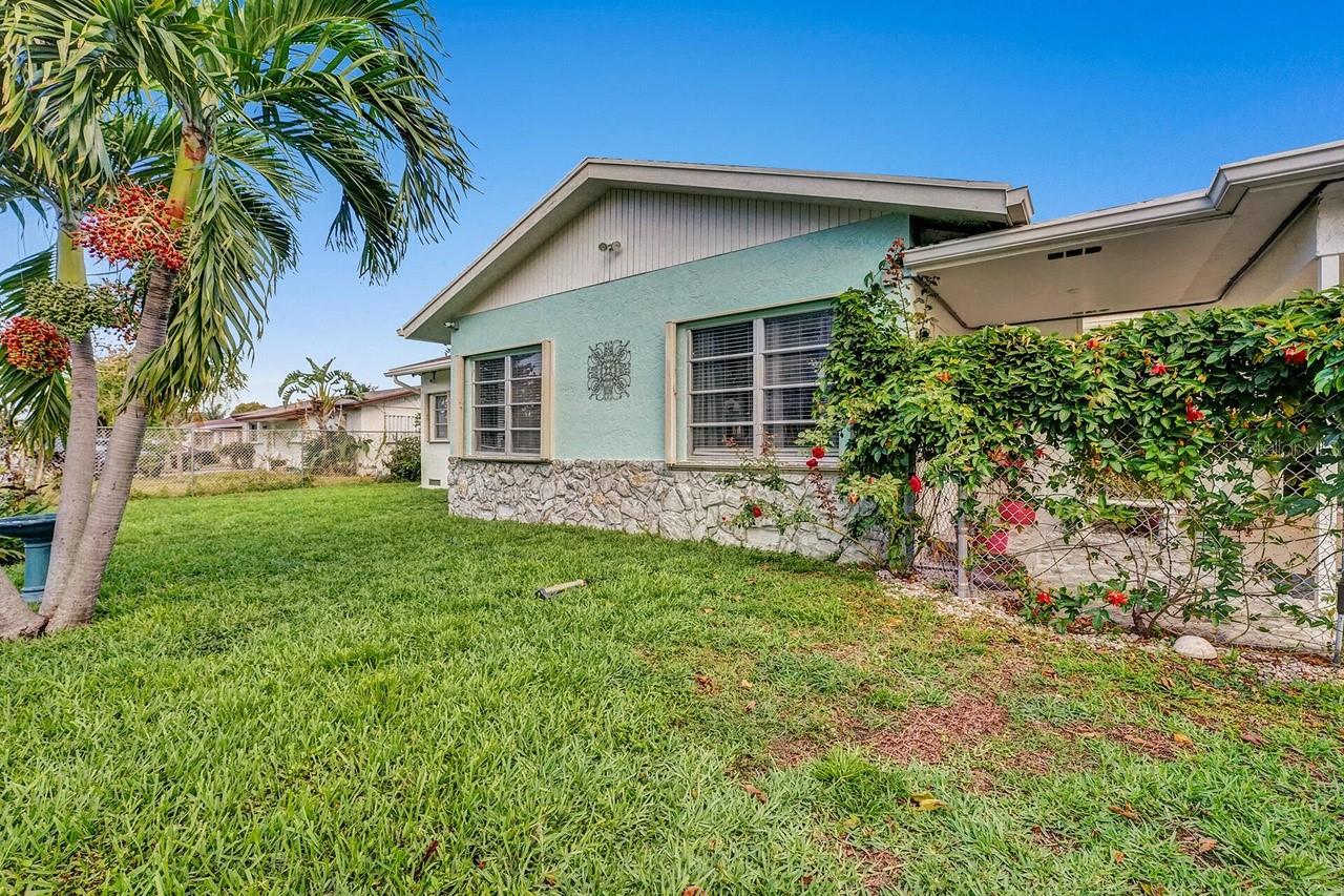 Foto de propiedad en 125 SW 9TH ST DELRAY BEACH con MLS# G5114095