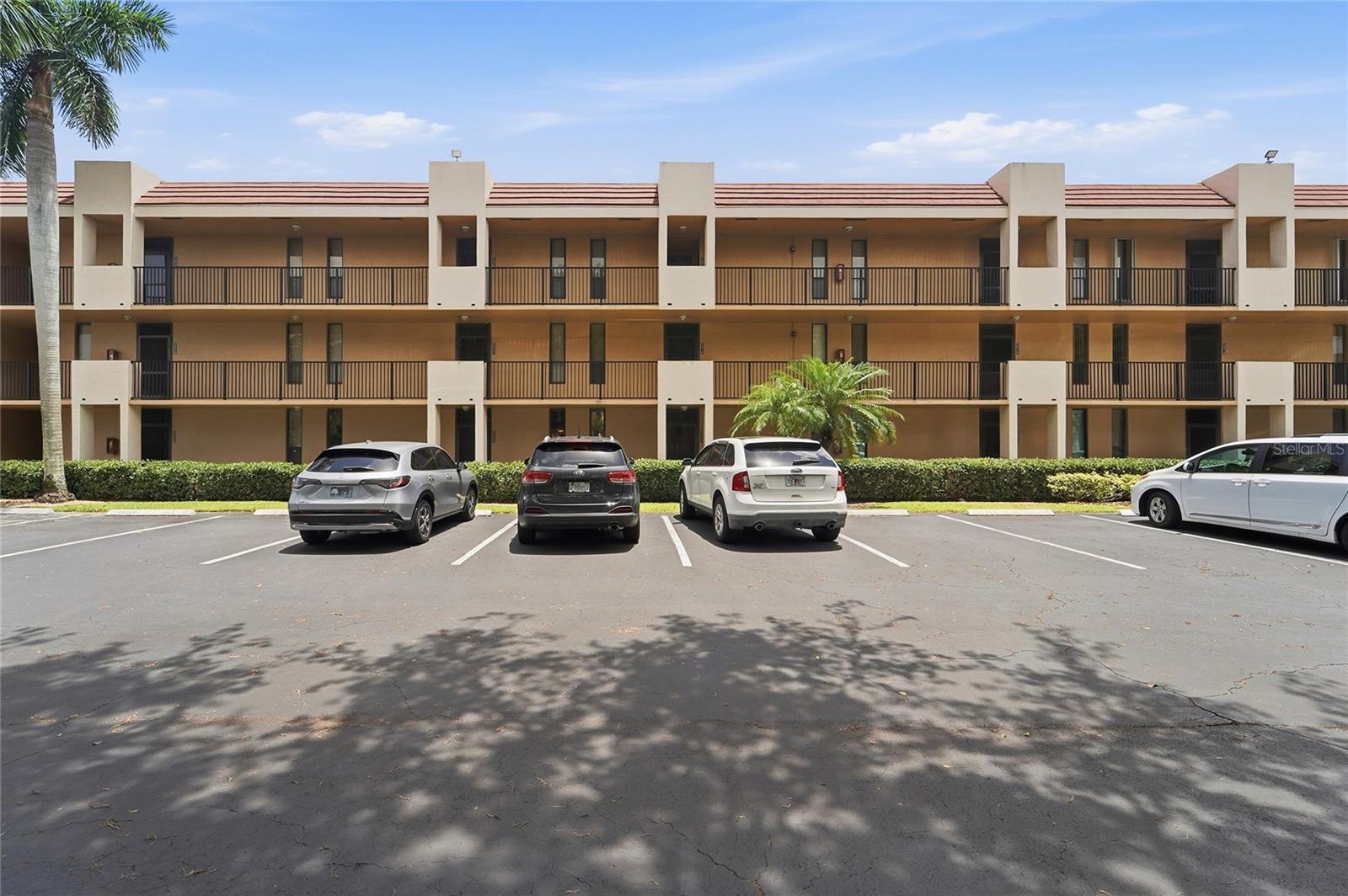 Foto de propiedad en 5605 CORAL LAKE DR #105 MARGATE con MLS# G5114678
