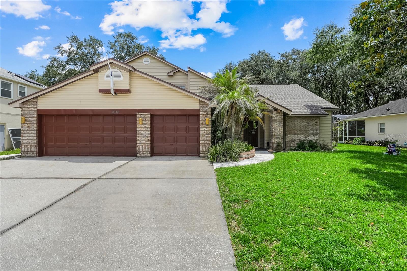 Foto de propiedad en 305 FORREST CREST CT OCOEE con MLS# G5115354
