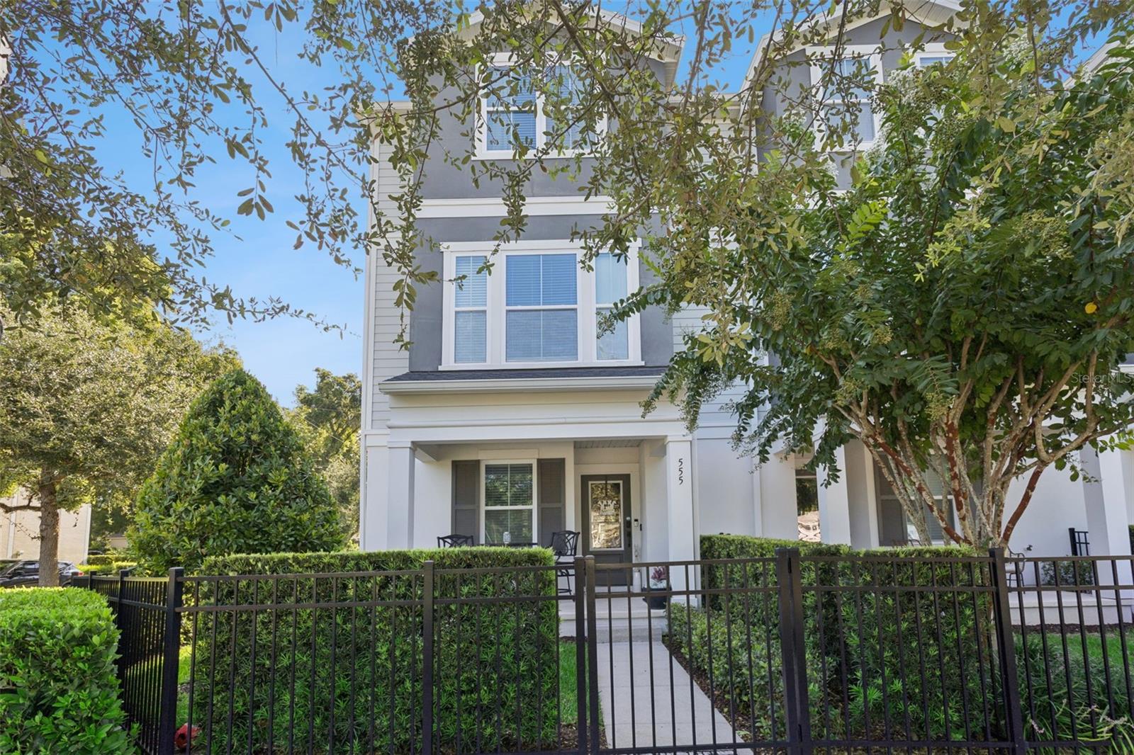 En Venta 555 N FERN CREEK AVE #1, ORLANDO, FL 32803