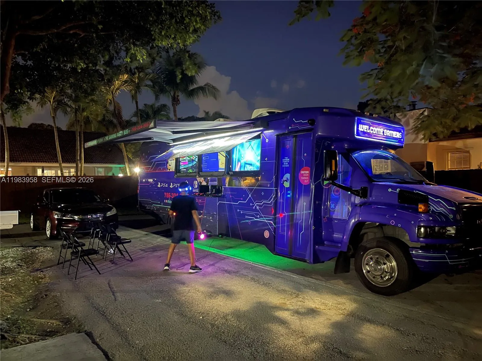 Foto de propiedad en GAMING BUS BUSINESS SW Gaming Bus Business For Sale, Cutler Bay, FL 33190 Cutler Bay con MLS# 