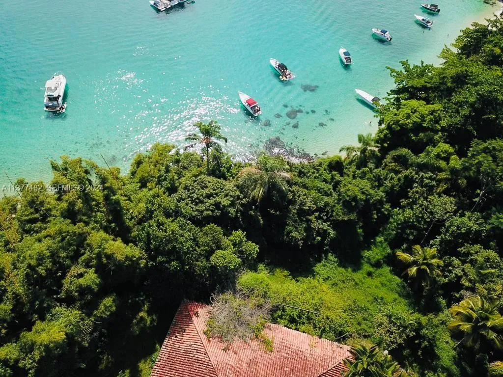 Foto de propiedad en Ilha Do Dentista  con MLS# 