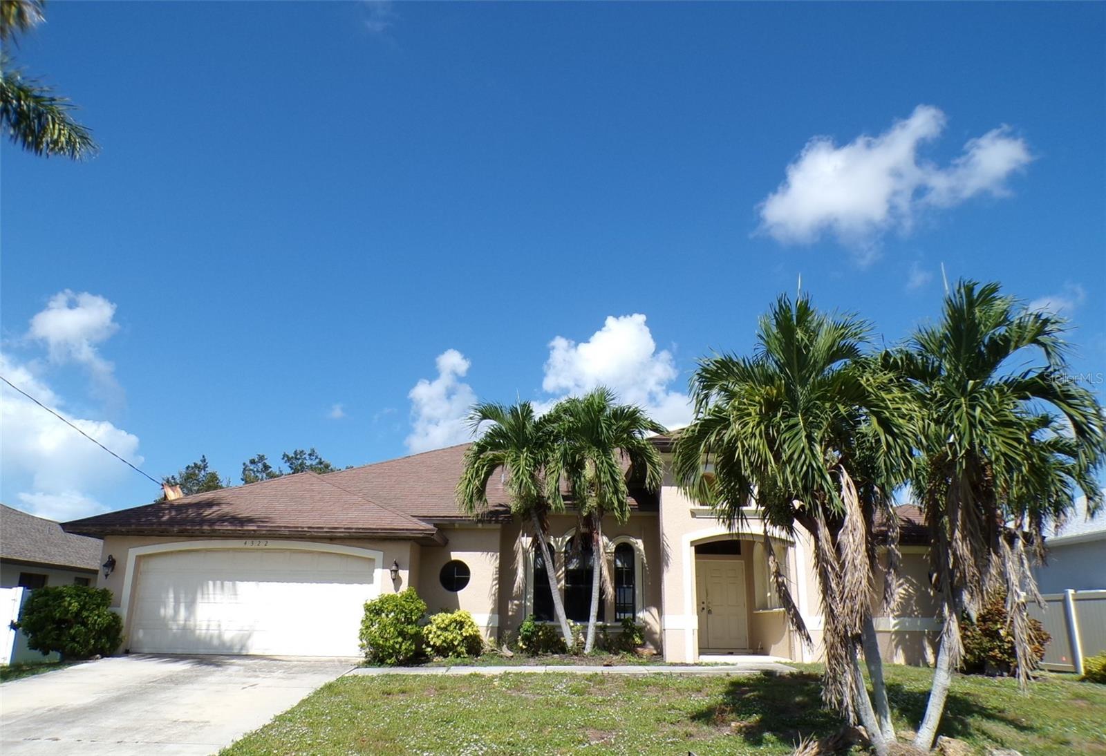 En Venta 4322 SW 18TH PL, CAPE CORAL, FL 33914