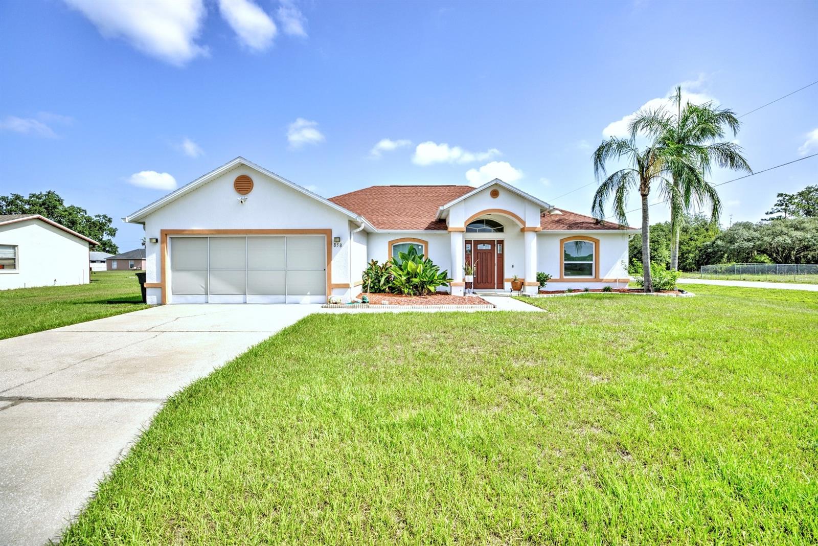 En Venta 858 MENDOZA DR, KISSIMMEE, FL 34758