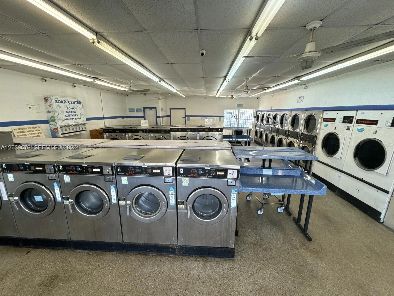 Foto de propiedad en Laundromat For Sale, Hallandale Beach, FL 33009 Hallandale Beach con MLS# 