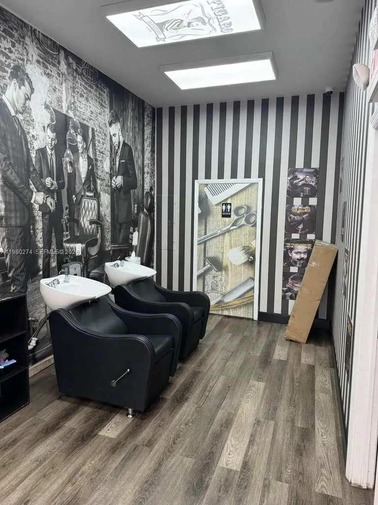 En Venta Listing – Barbería Kendall, Miami, FL 33186, Miami, FL 33186