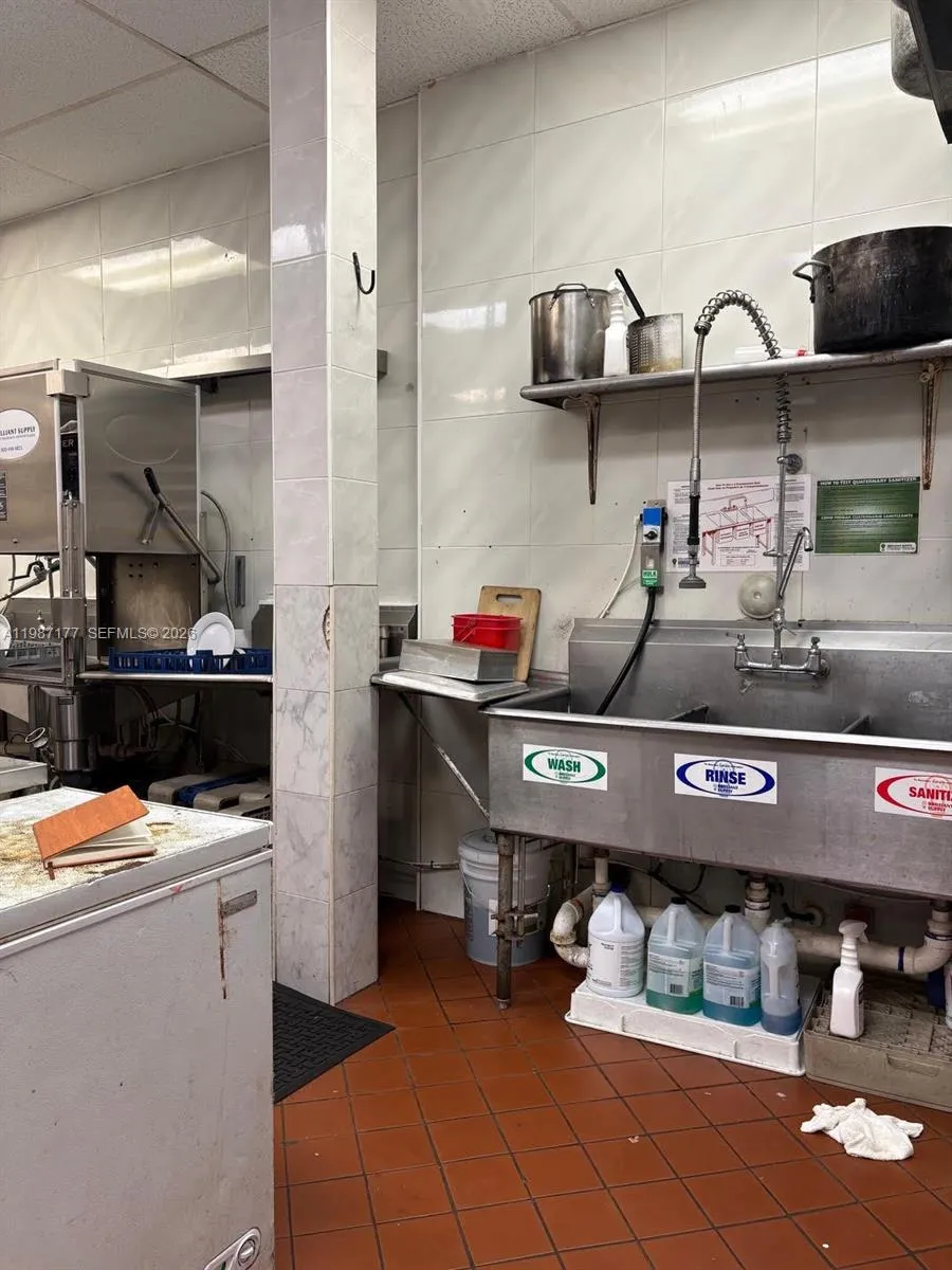Foto de propiedad en Main Road, Weston, FL 33327 Weston con MLS# 