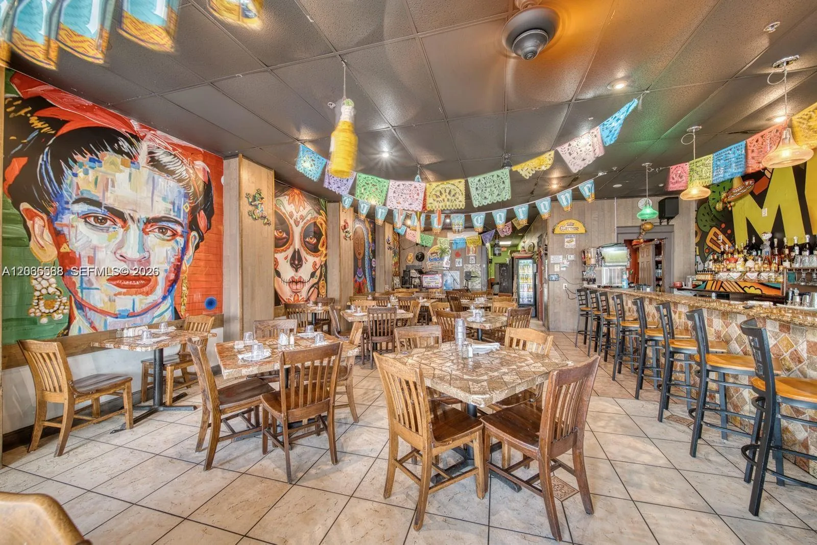 Foto de propiedad en Mexican Restaurant For Sale In Sunny Isles Beach, Sunny Isles Beach, FL 33160 Sunny Isles Beach con MLS# 