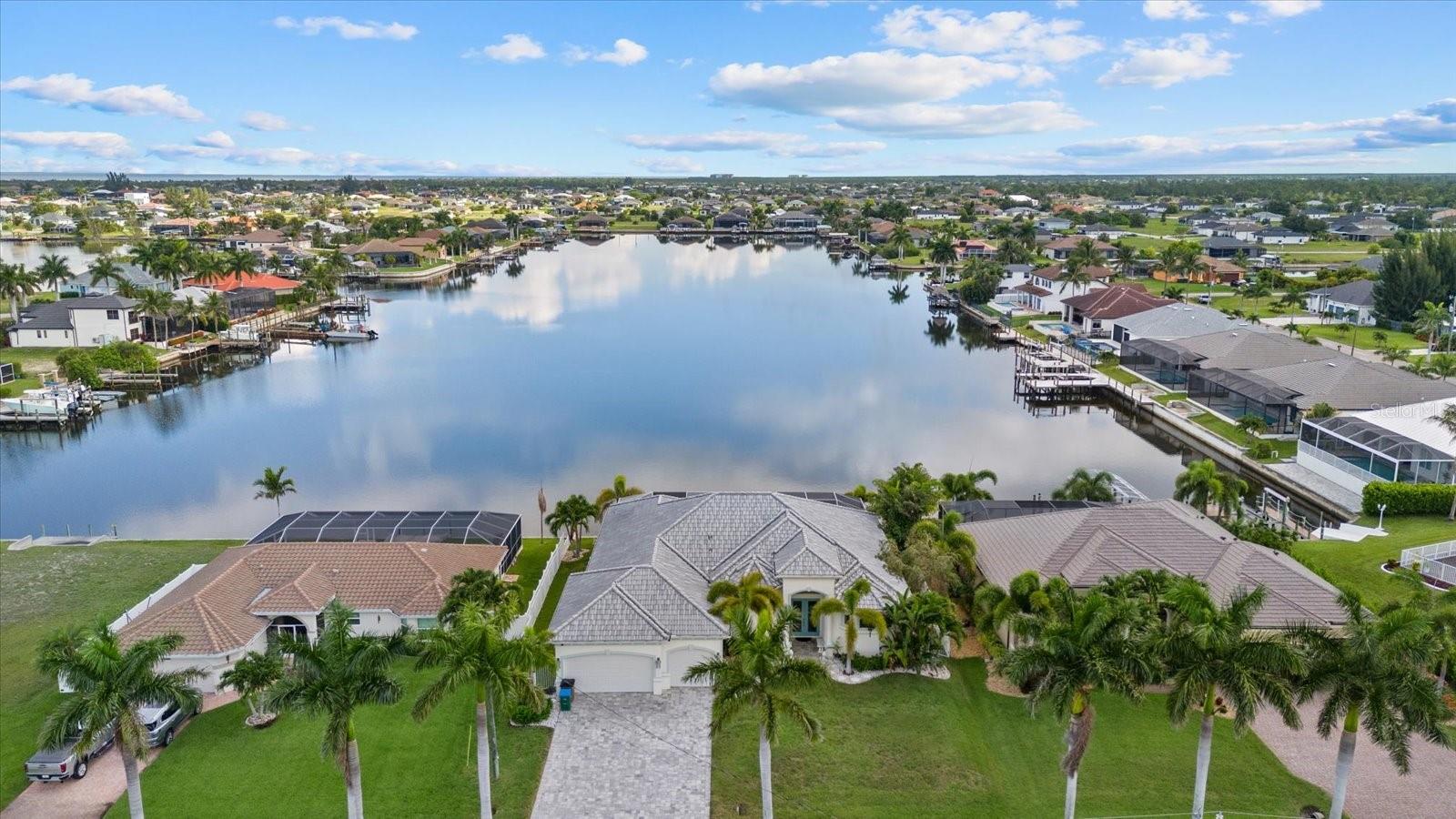 Foto de propiedad en 4227 NW 28TH ST CAPE CORAL con MLS# N6144900