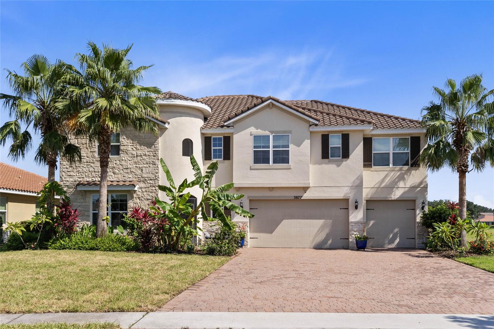 Foto de propiedad en 3877 SHORESIDE DR KISSIMMEE con MLS# O6123728