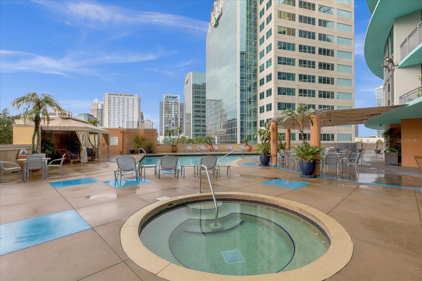 Foto de propiedad en 322 E CENTRAL BLVD #710 ORLANDO con MLS# O6215904