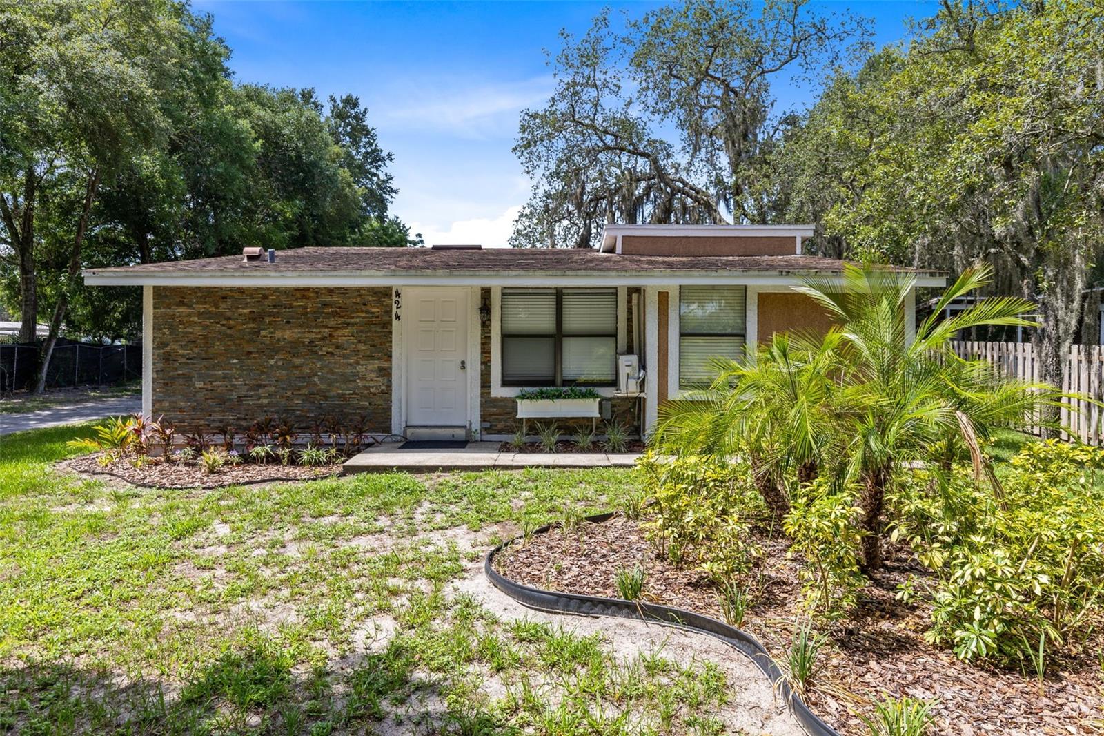 Foto de propiedad en 424 E WELCH RD APOPKA con MLS# O6216745