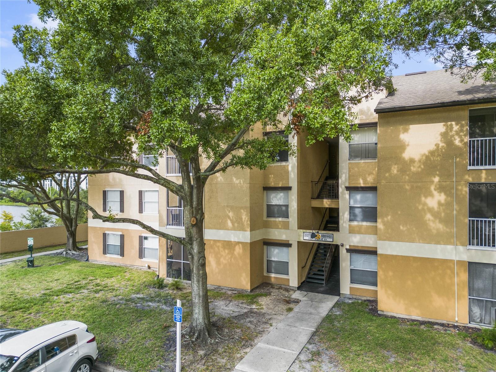 Foto de propiedad en 7524 SEURAT ST #12301 ORLANDO con MLS# O6235449