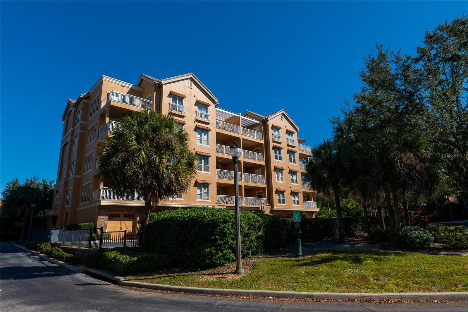 Foto de propiedad en 7500 TOSCANA BLVD #341 ORLANDO con MLS# O6261044