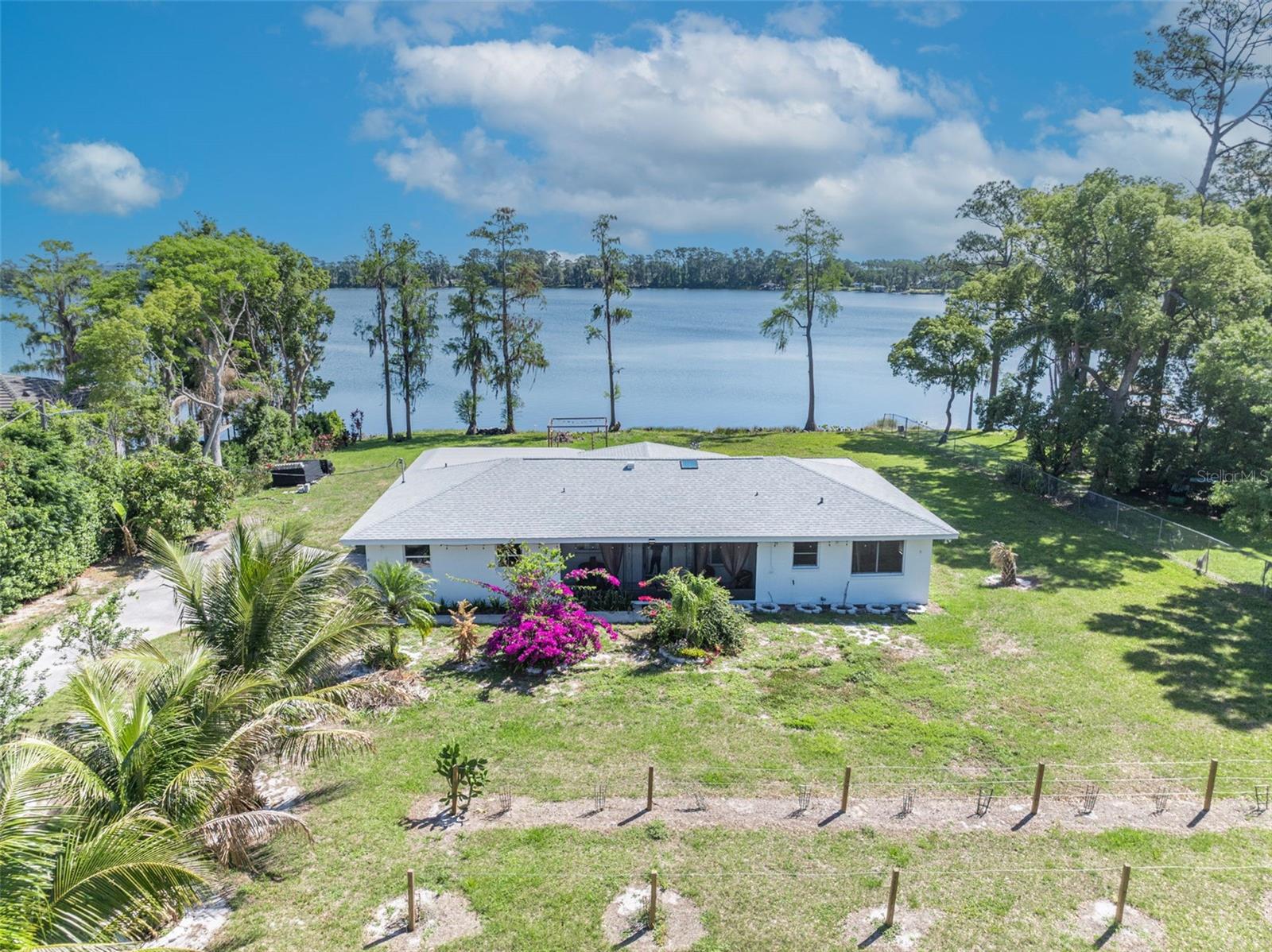 En Venta 7420 LAKE WILLIS DR, ORLANDO, FL 32821