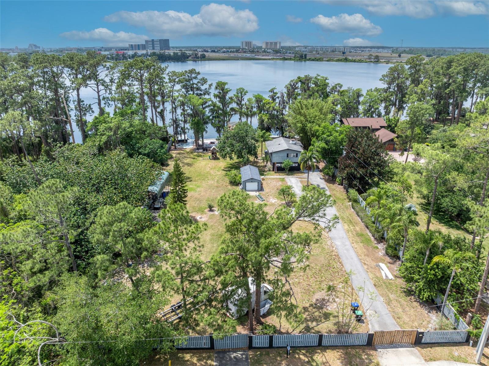 Foto de propiedad en 11424 WESTWOOD BLVD ORLANDO con MLS# O6302743