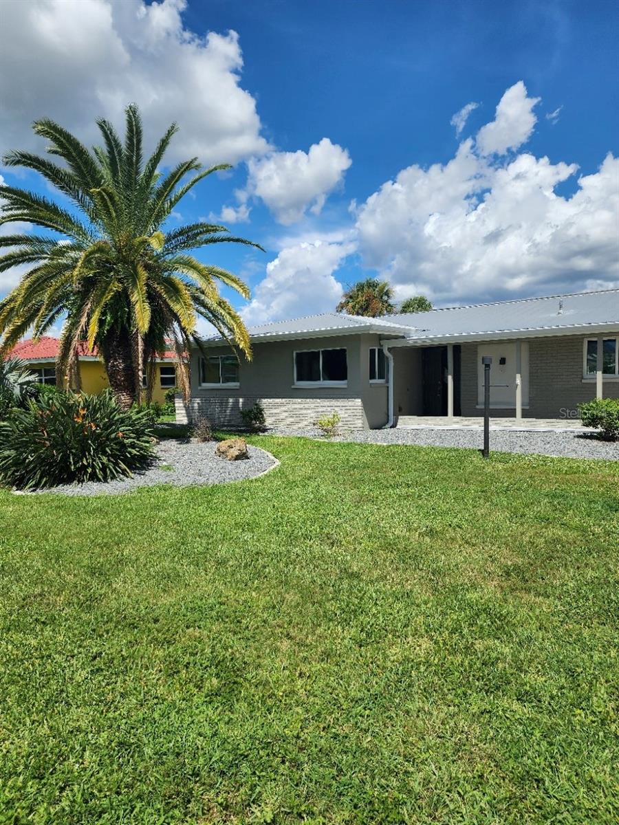 Foto de propiedad en 5325 COCOA CT CAPE CORAL con MLS# O6308944