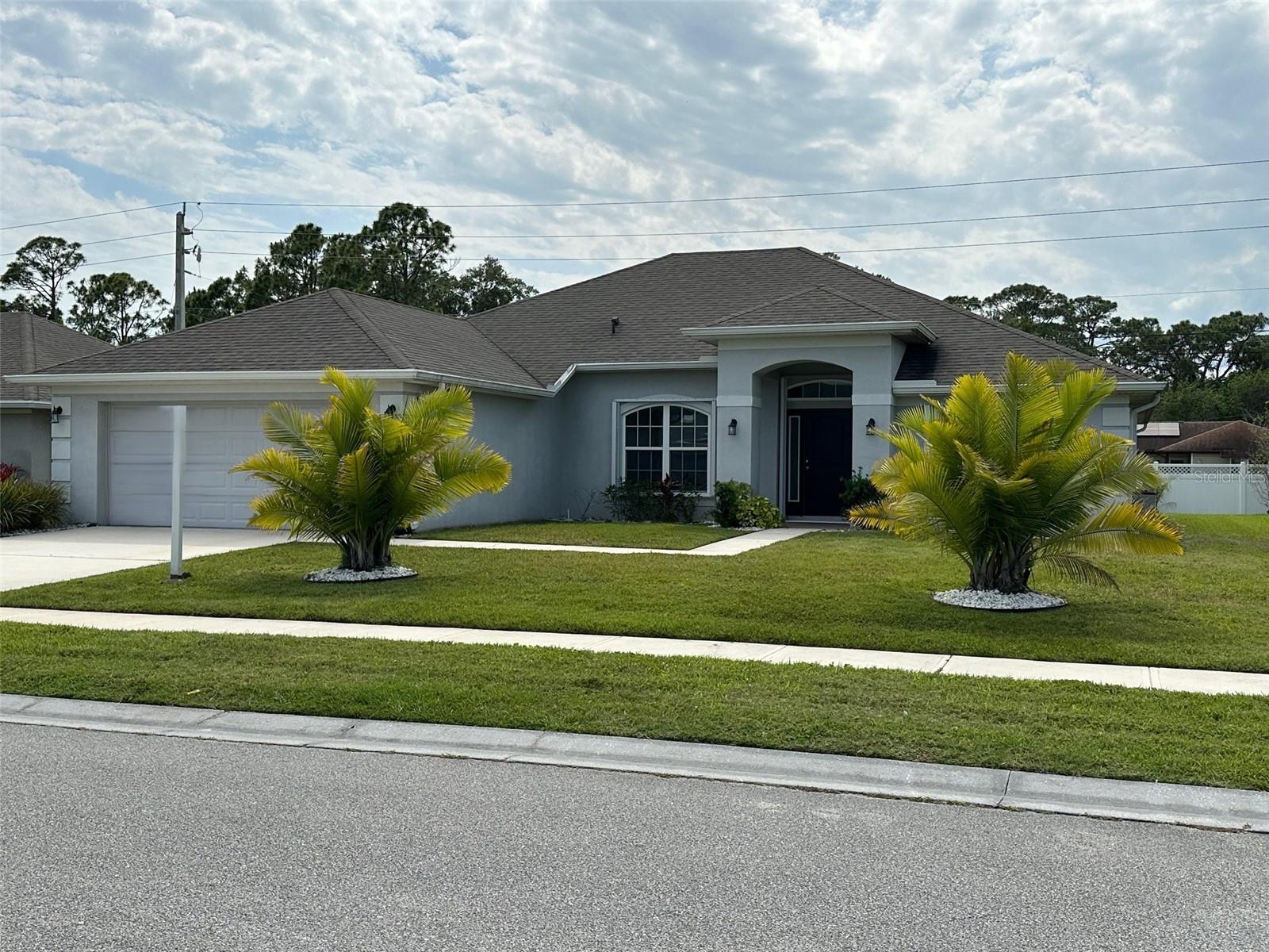 Foto de propiedad en 220 NARDO AVE SW PALM BAY con MLS# O6325873