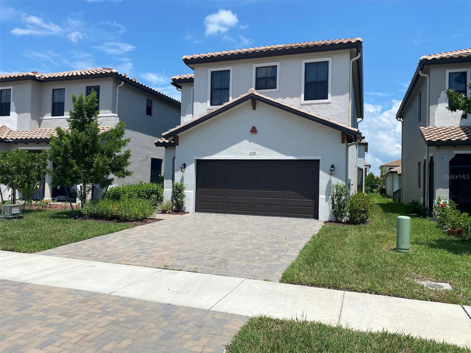 Foto de propiedad en 5525 AGOSTINO WAY AVE MARIA con MLS# O6330047