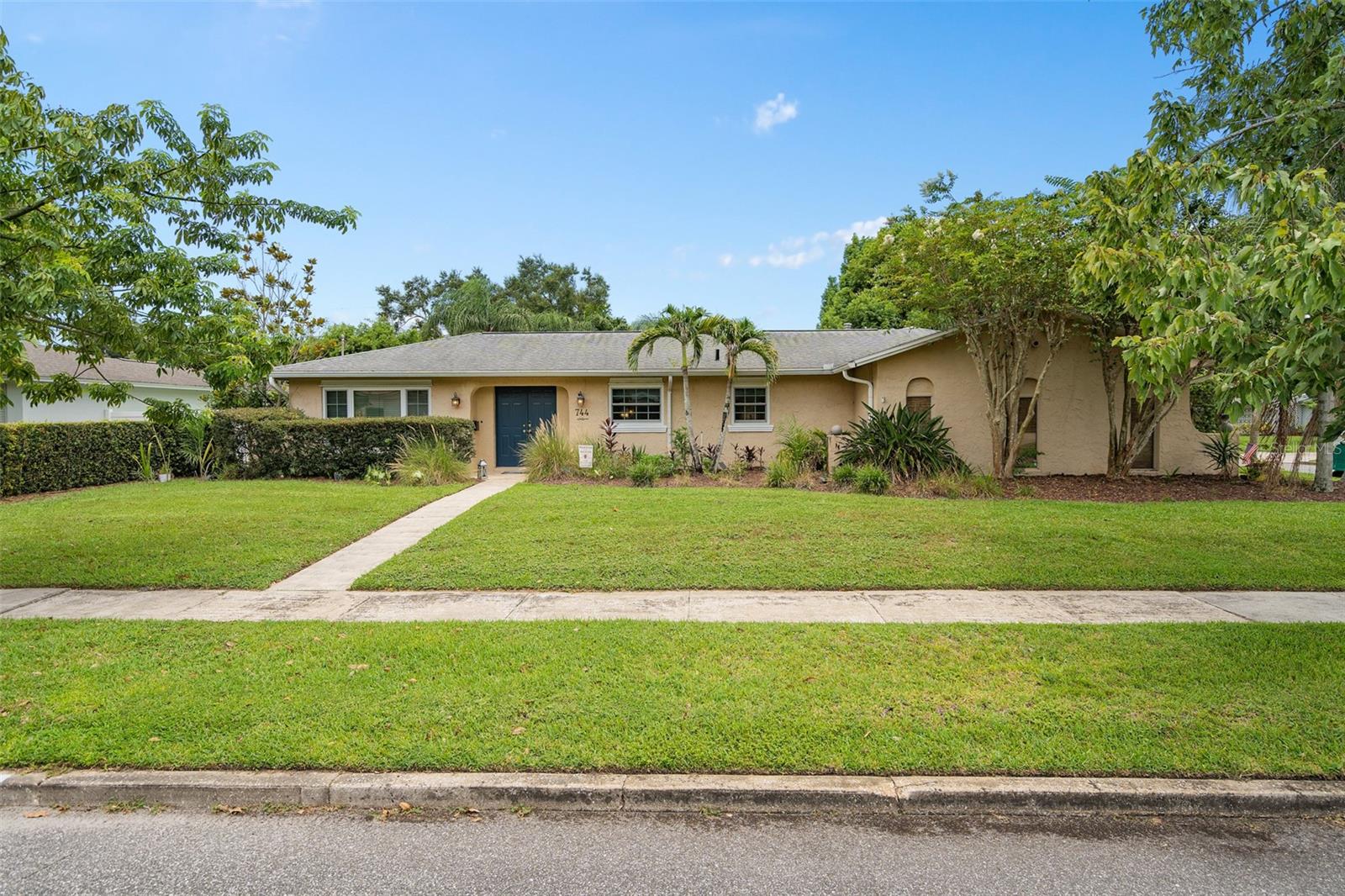 Foto de propiedad en 744 CORNWALL RD WINTER PARK con MLS# O6332168