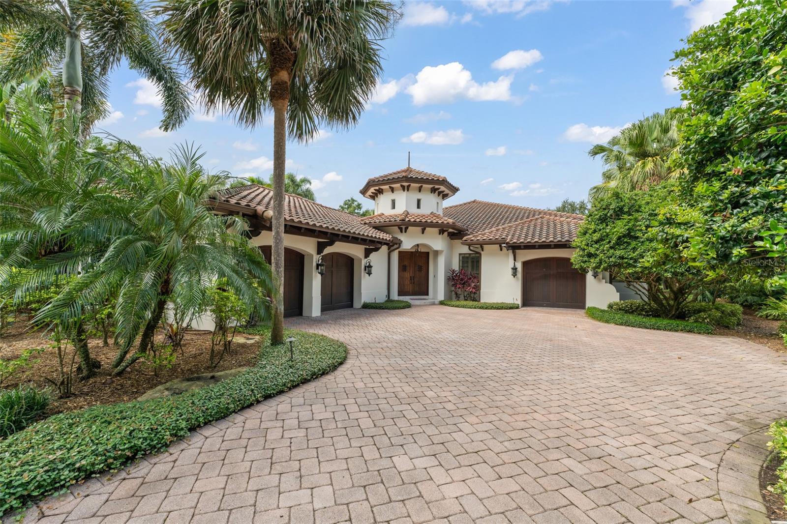 Foto de propiedad en 4812 ALEXANDRA GARDEN CT WINDERMERE con MLS# O6339134