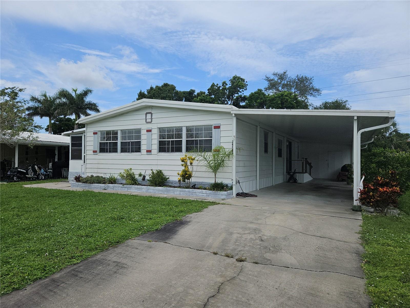 Foto de propiedad en 26087 COUNTESS LN BONITA SPRINGS con MLS# O6339984