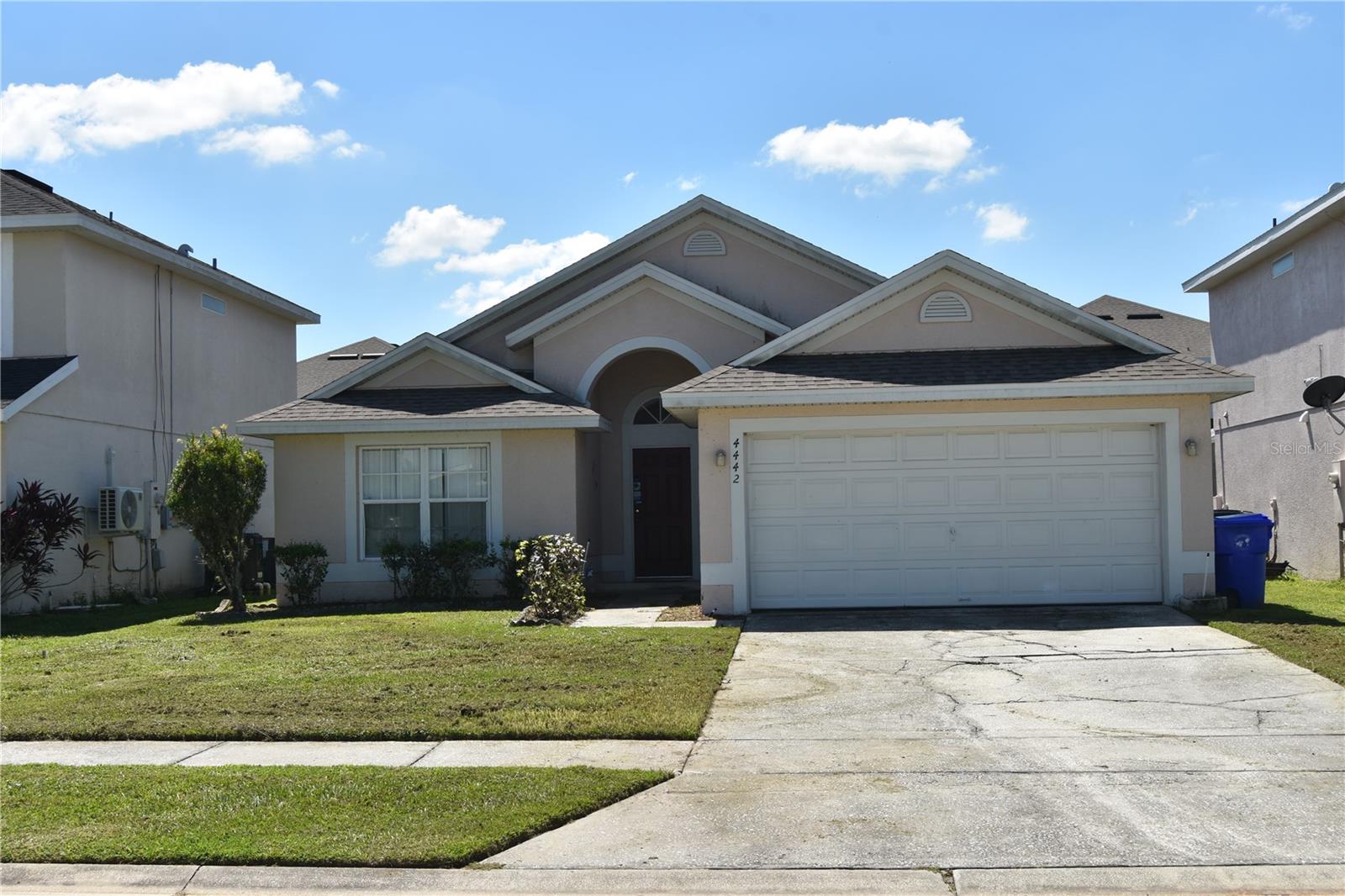 Foto de propiedad en  KISSIMMEE con MLS# O6344480