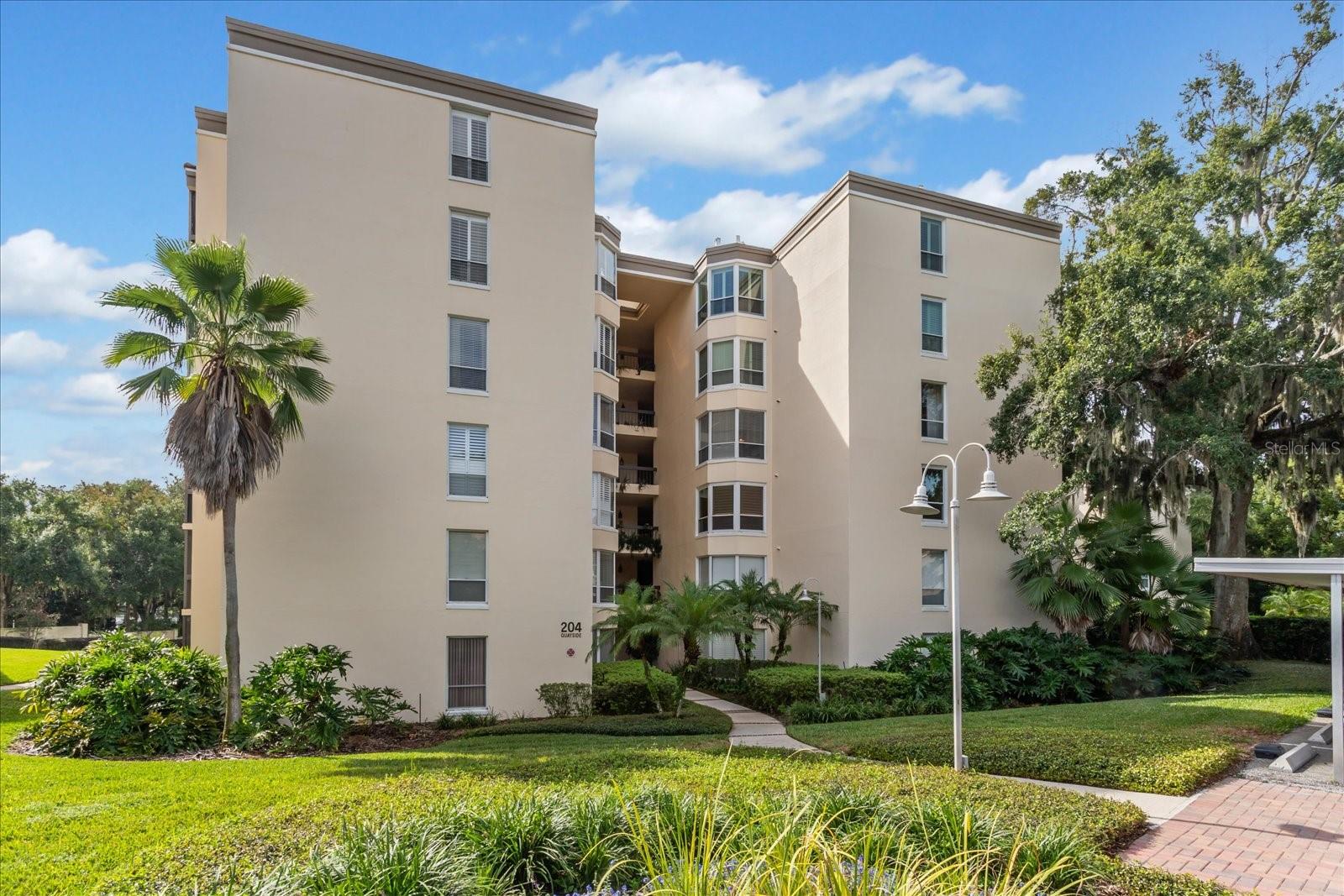 Foto de propiedad en 204 QUAYSIDE CIR #304 MAITLAND con MLS# O6345967