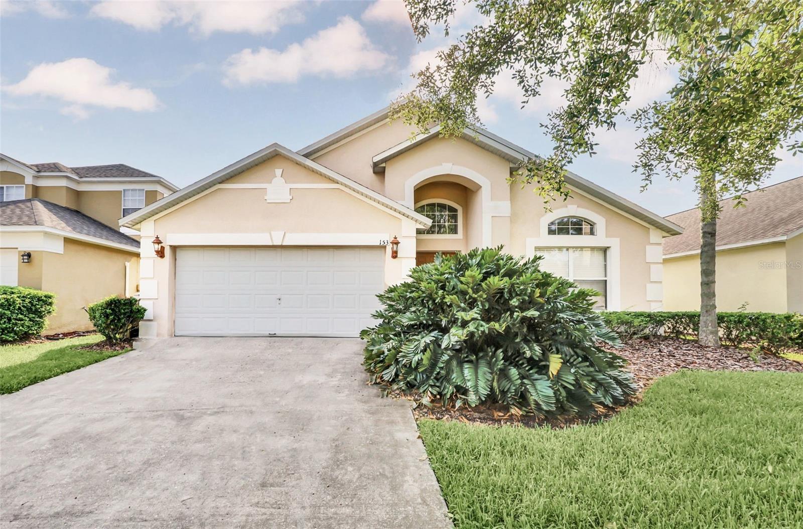 Foto de propiedad en 153 BAREFOOT BEACH WAY KISSIMMEE con MLS# O6346517