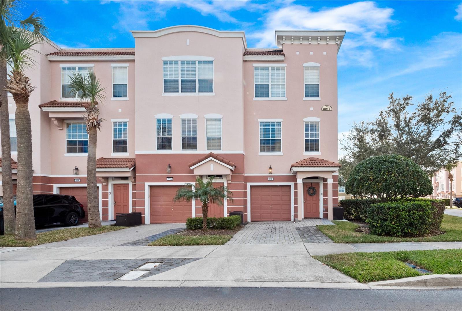 Foto de propiedad en 8013 COOL BREEZE DR #116 ORLANDO con MLS# O6347677