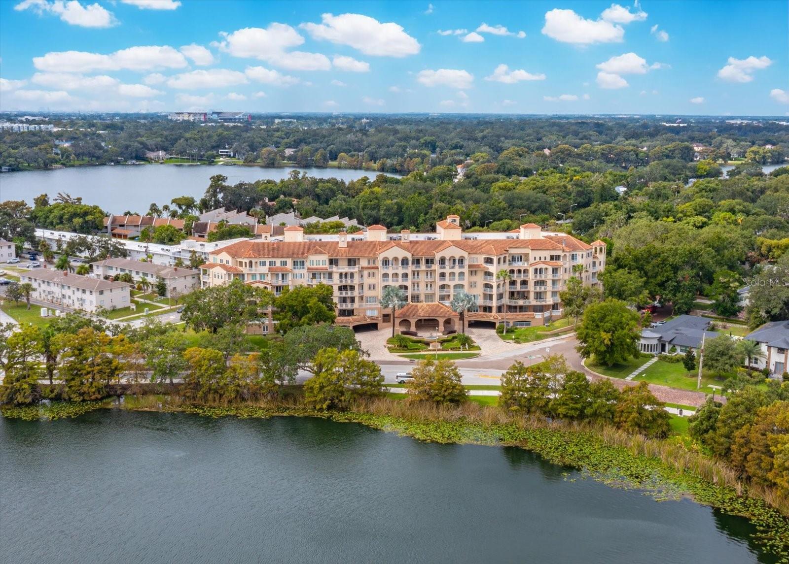 Foto de propiedad en 1110 W IVANHOE BLVD #9 ORLANDO con MLS# O6348535