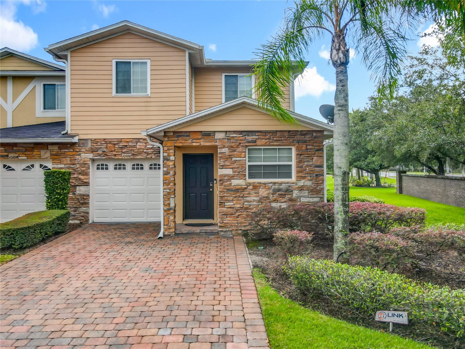 Foto de propiedad en 10100 GREEN BRANCH CT ORLANDO con MLS# O6349816