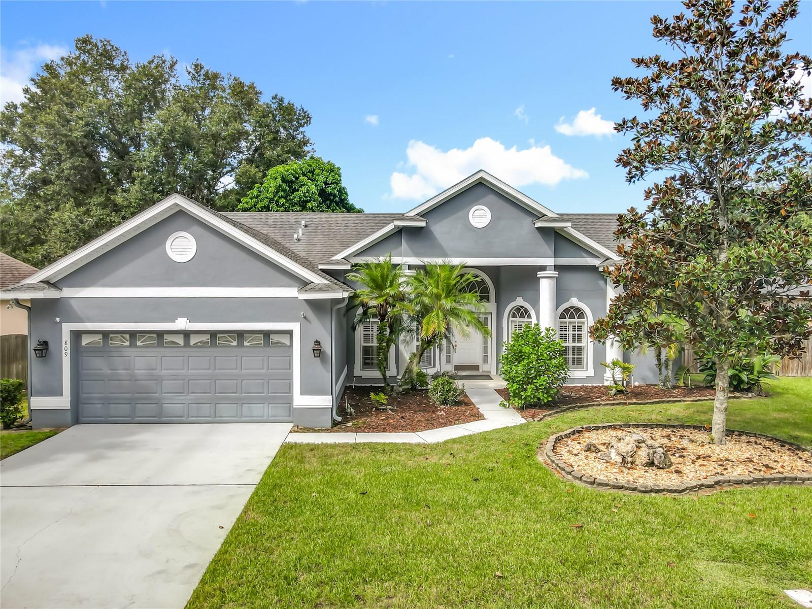 Foto de propiedad en 809 MUIRFIELD CIR APOPKA con MLS# O6353483