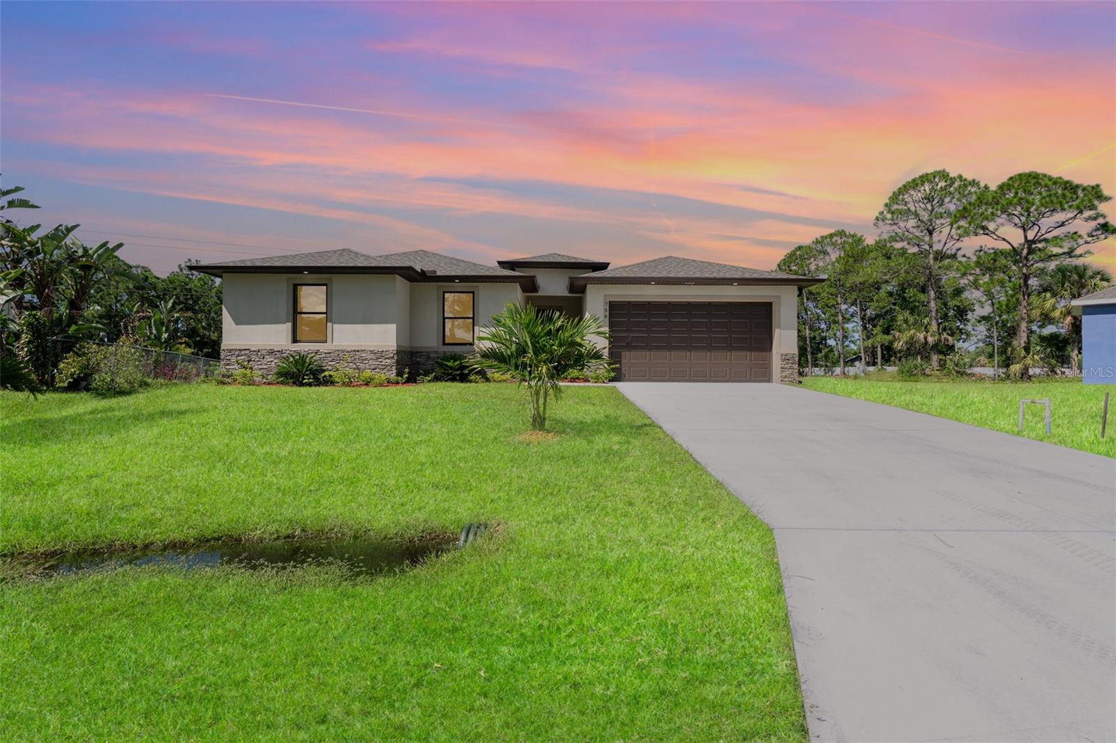 Foto de propiedad en 1319 SCHNEIDER ST SW PALM BAY con MLS# O6354068