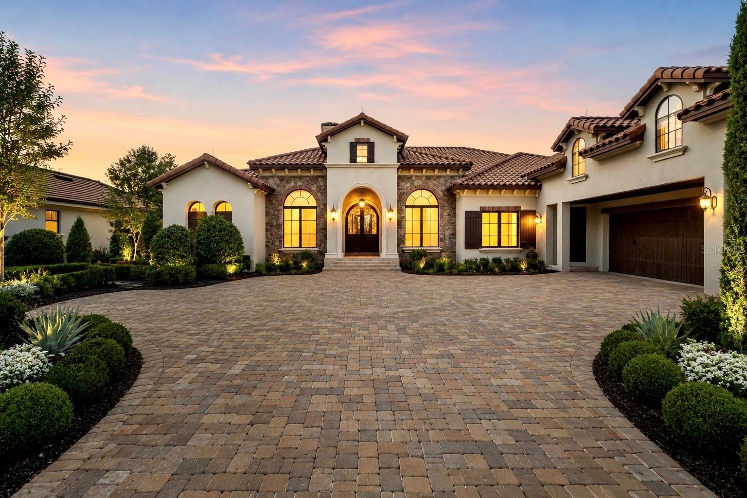 Foto de propiedad en 6130 GROSVENOR SHORE DR WINDERMERE con MLS# O6361099