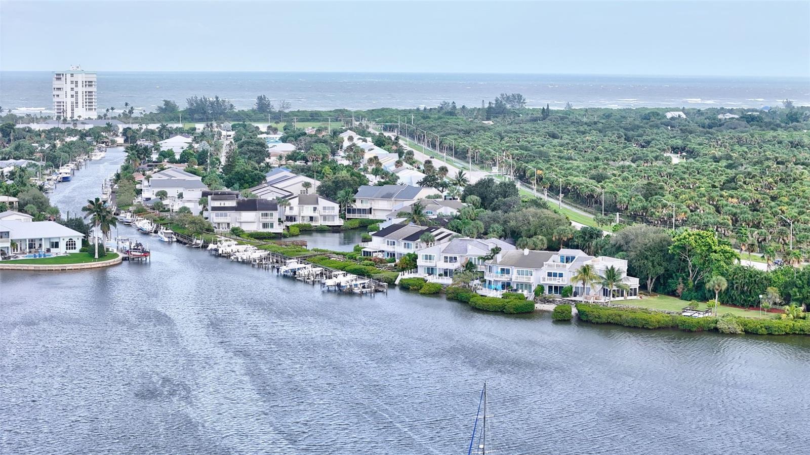 Foto de propiedad en 2486 HARBOUR COVE DR HUTCHINSON ISLAND con MLS# O6362774