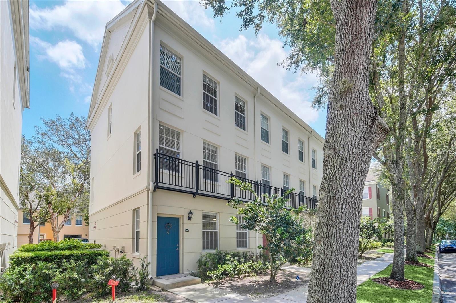 Foto de propiedad en 1007 SIENA PARK BLVD E KISSIMMEE con MLS# O6363346