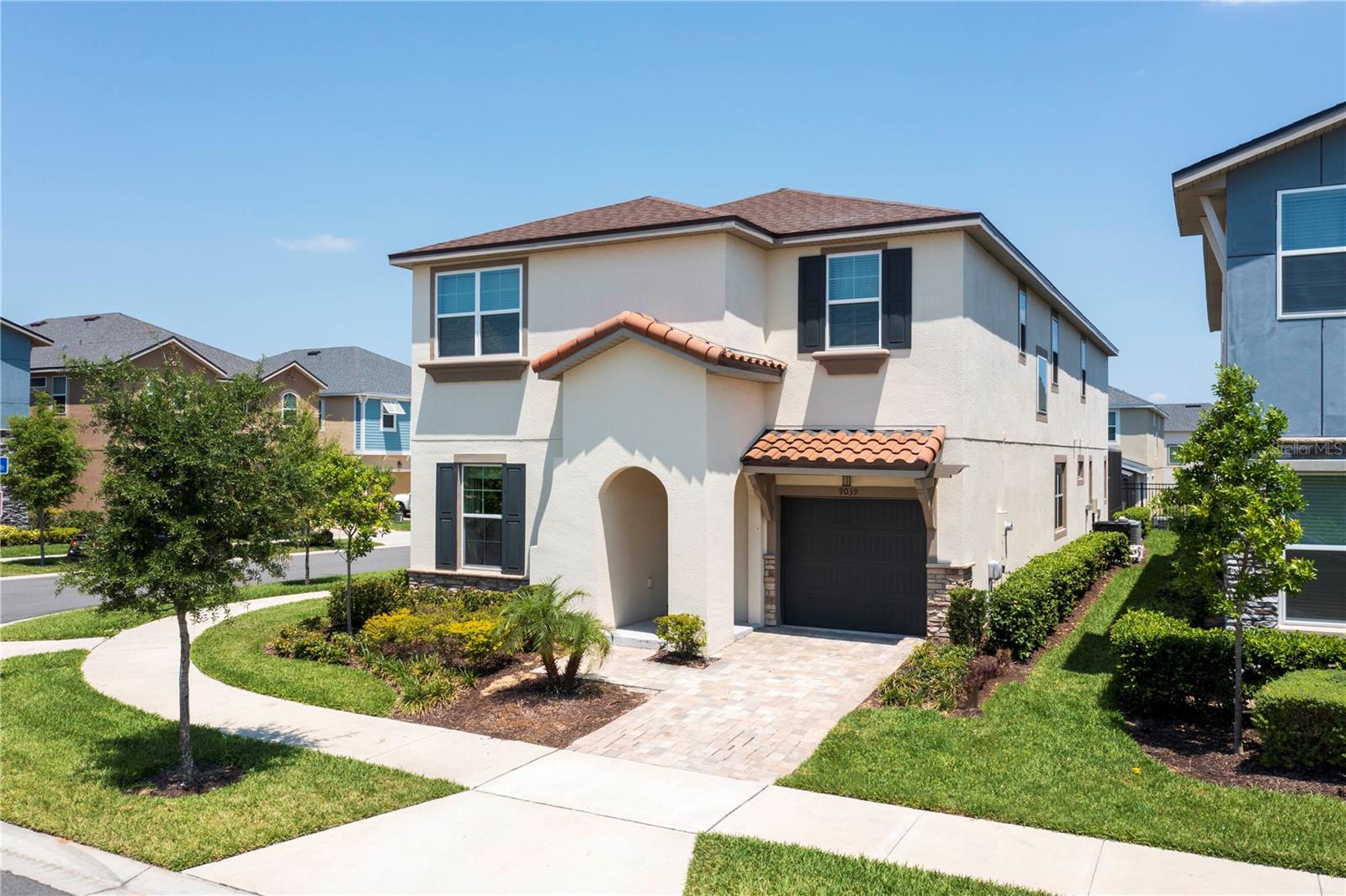 Foto de propiedad en 9039 PELICAN COVE TRCE KISSIMMEE con MLS# O6363608