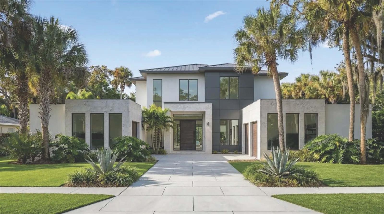 Foto de propiedad en 10481 CROMWELL GROVE TER ORLANDO con MLS# O6366664