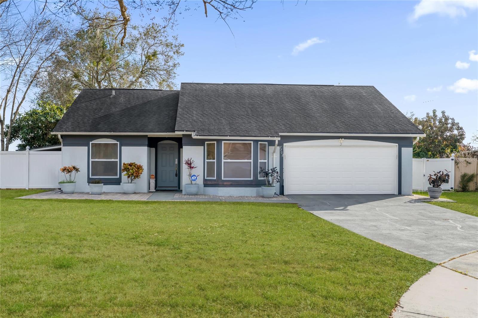 Foto de propiedad en 7702 LEGACY LN ORLANDO con MLS# O6370165