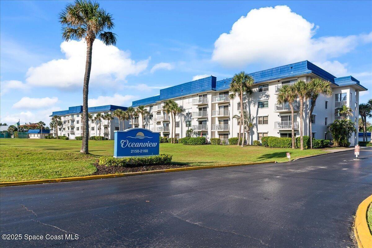 Foto de propiedad en 2160 N HIGHWAY A1A #202 INDIALANTIC con MLS# O6373059